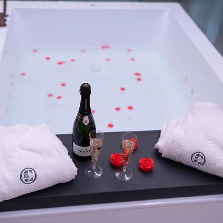 Suite Dreams Luxury Giovinazzo Eksteriør billede